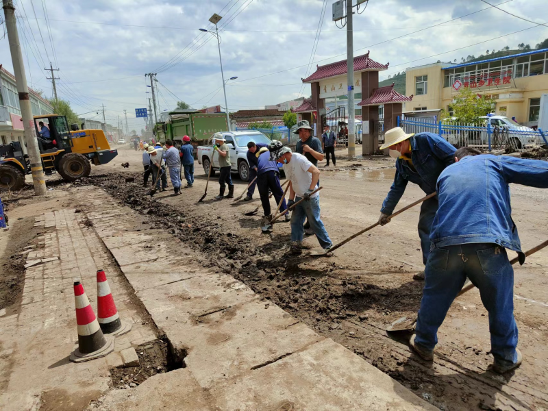 情系家鄉(xiāng)為人民 抗洪救災勇擔當——物產工投公司黨員干部、團員青年奔赴災區(qū)第一線搶險救災