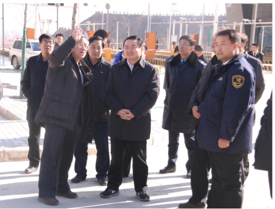 省委副書記、省長(zhǎng)郝鵬視察青海曹家堡保稅物流中心