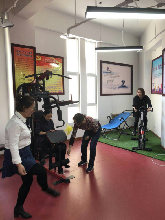 魅力女性、快樂巾幗