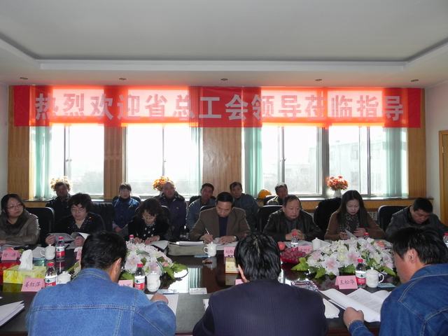 深入車間班組、“零距離”接觸職工、體驗(yàn)職工生活、傾聽職工心聲