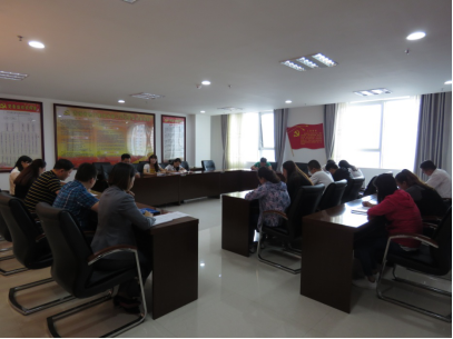 領(lǐng)會(huì)精神實(shí)質(zhì)，迅速掀起學(xué)習(xí)宣傳貫徹團(tuán)的十八大精神熱潮