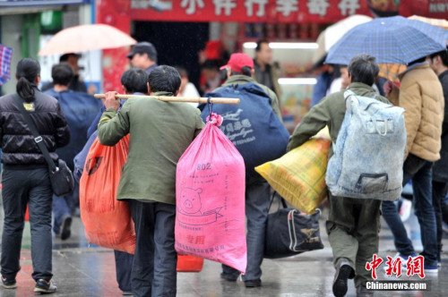 聚焦春節(jié)“恐歸族”：近鄉(xiāng)情怯，恐懼何來？(圖)